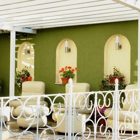 Hotel Regat Pitesti Exterior photo