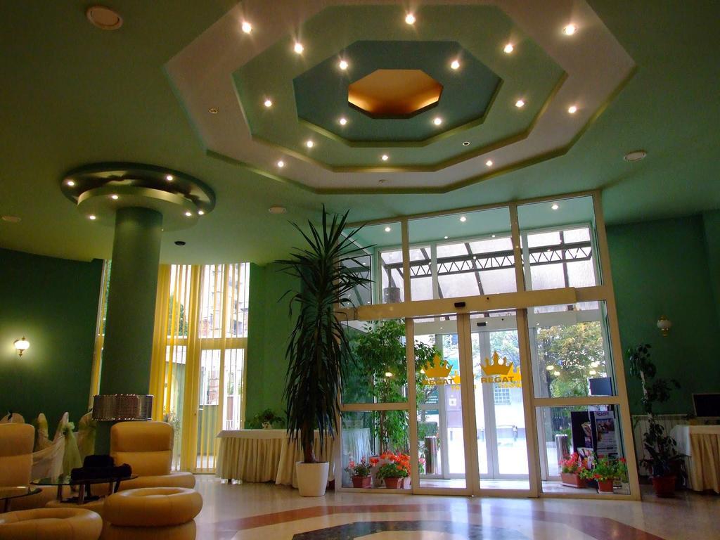 Hotel Regat Pitesti Exterior photo